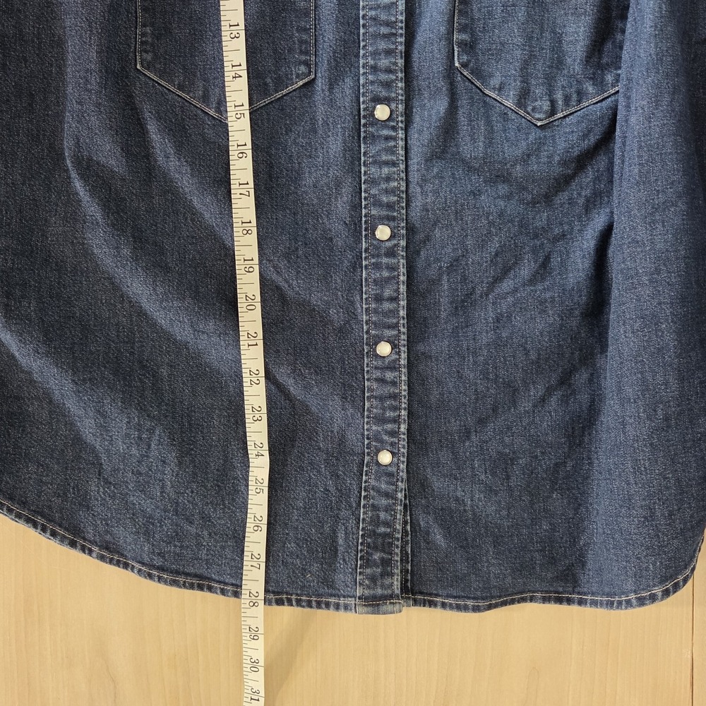 Levi's Women's 2X Ultimate Western Pearl Snap Denim Shirt Minds Eye 57784-0002 - Picture 4 of 9